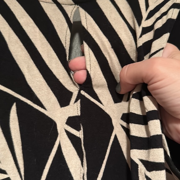 Tropical print tank top with lace detail and keyhole back - Picture 5 of 6